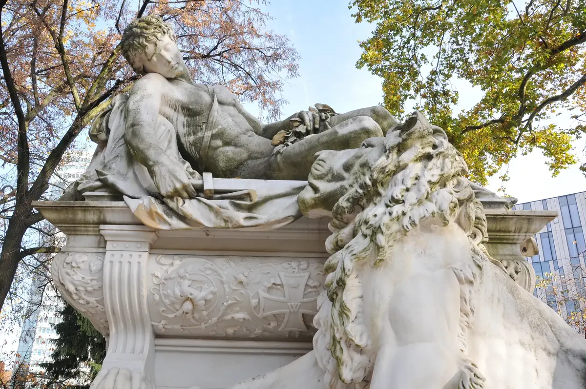 Kriegerehrenmal von 1892 - Düsseldorfer Hofgarten 1 DSC 2446 ergebnis 60